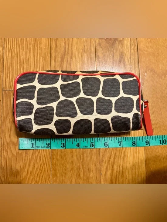 Kate Spade New York cosmetic bag or pencil case featuring a signature giraffe- - Picture 11 of 12